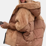 Gabriela – Puffer bunda s kapucí a patchworkem