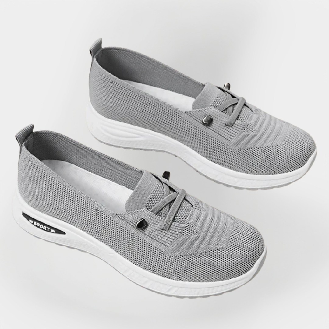 Sportovní boty z lehkého materiálu s flexibilní podrážkou