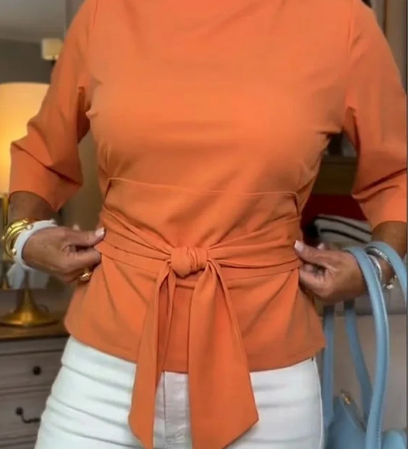 Daria – Elegantní top s mašlí v pase