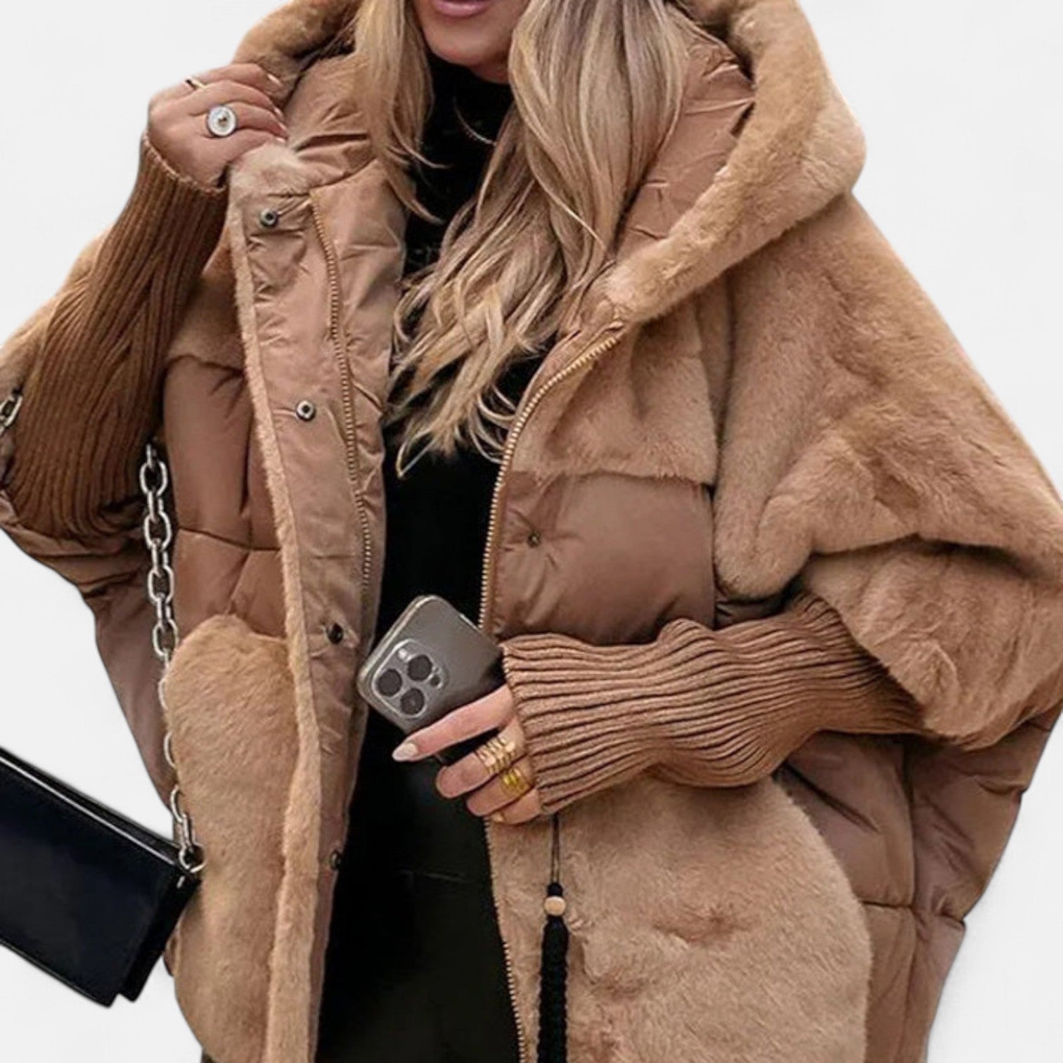 Gabriela – Puffer bunda s kapucí a patchworkem